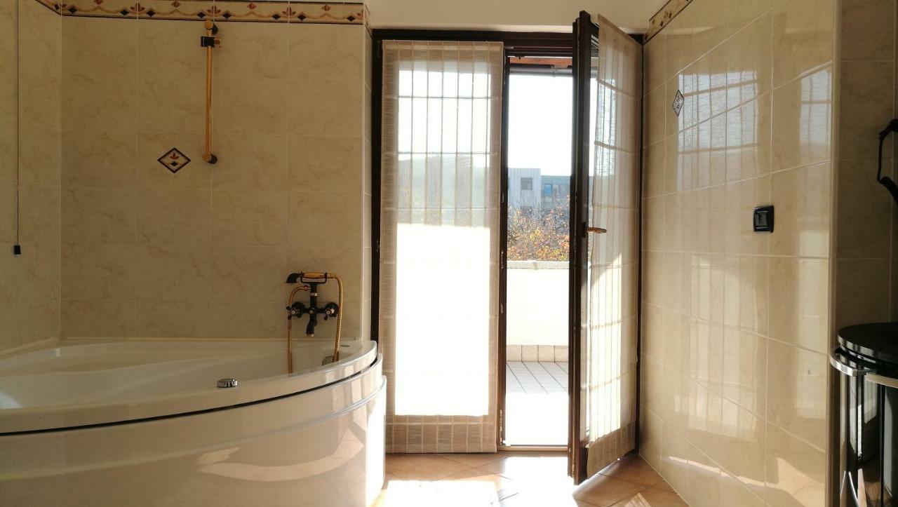 Le Cicogne Bed & Breakfast Rovereto  Bagian luar foto